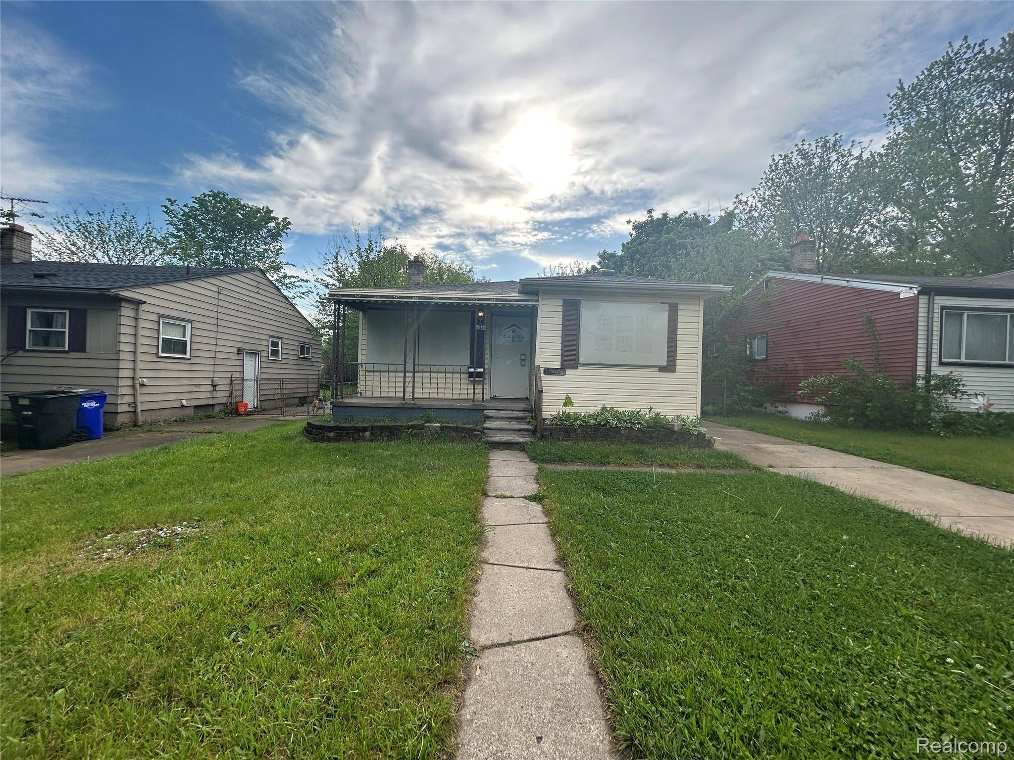 16121 Salem ST, Detroit, MI 48219