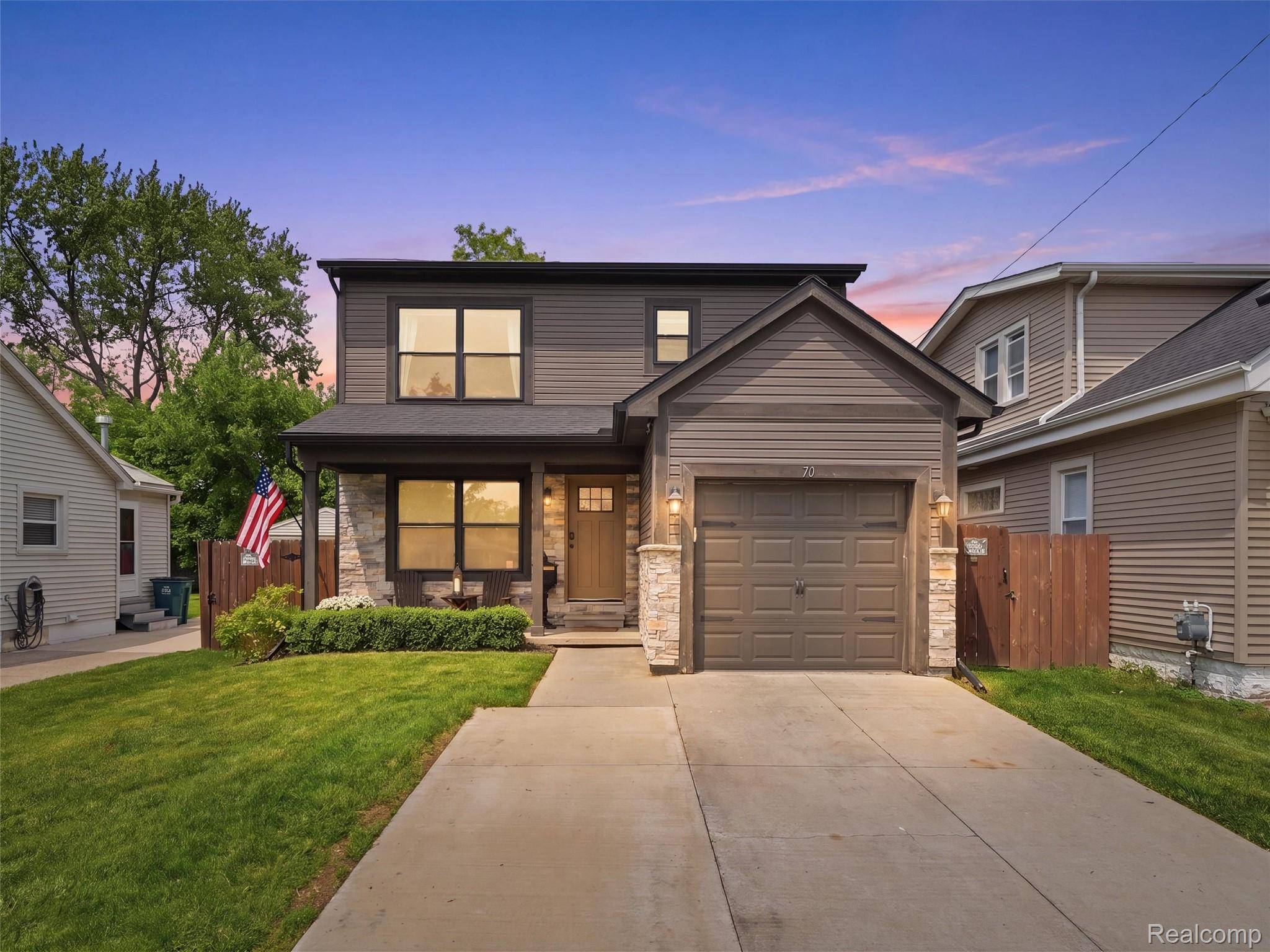 70 W Shevlin AVE, Hazel Park, MI 48030