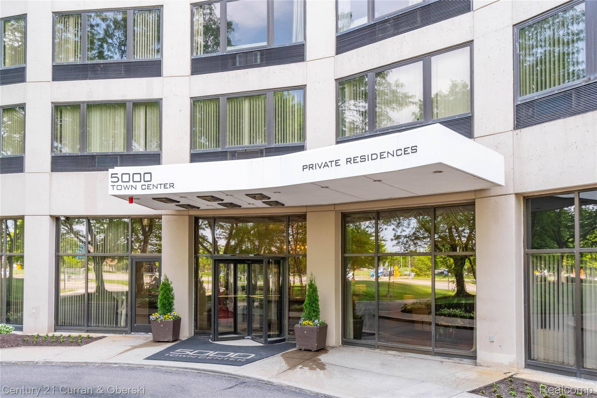 5000 Town CTR #1606, Southfield, MI 48075