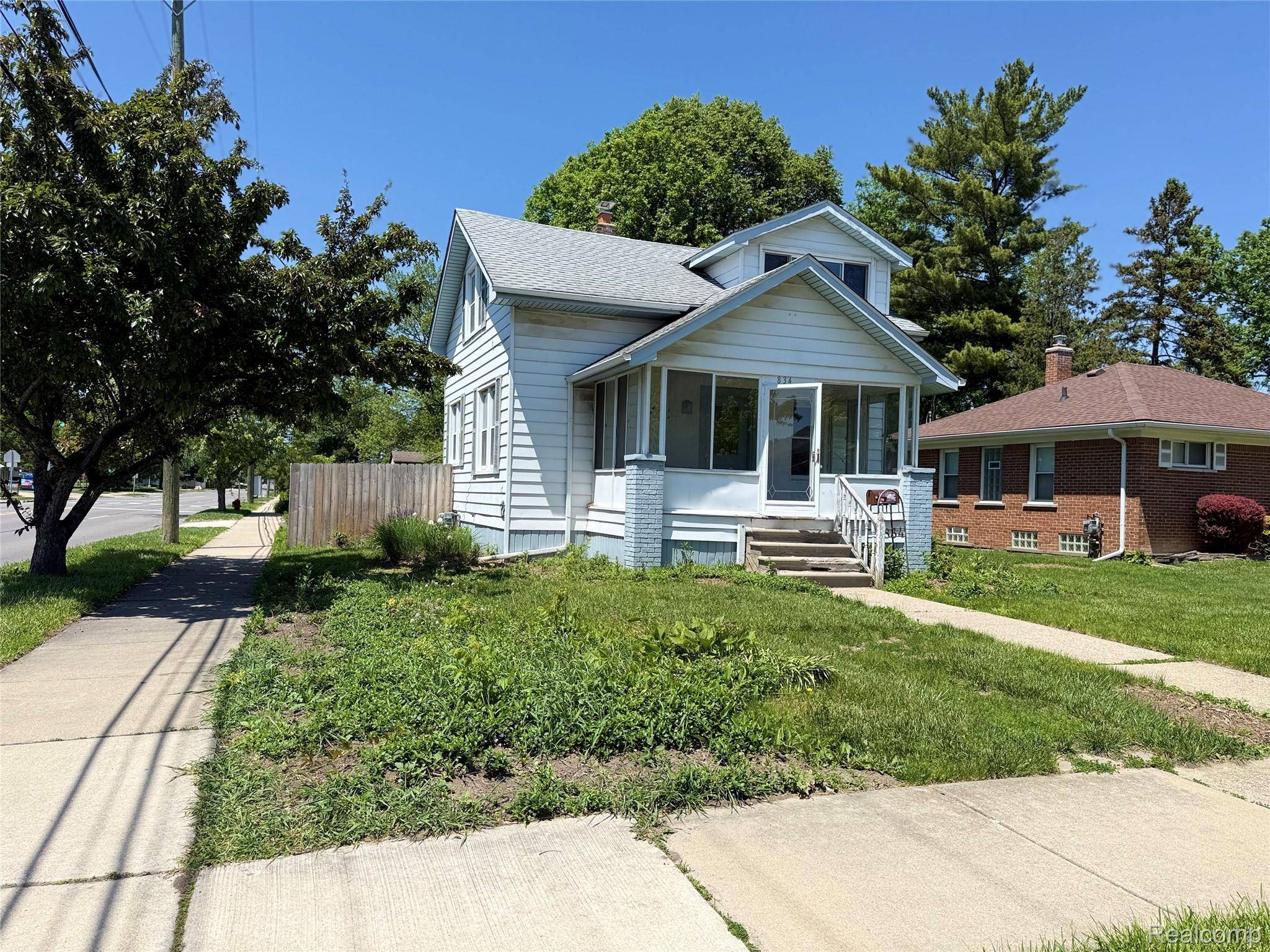 834 W Houstonia AVE, Royal Oak, MI 48073