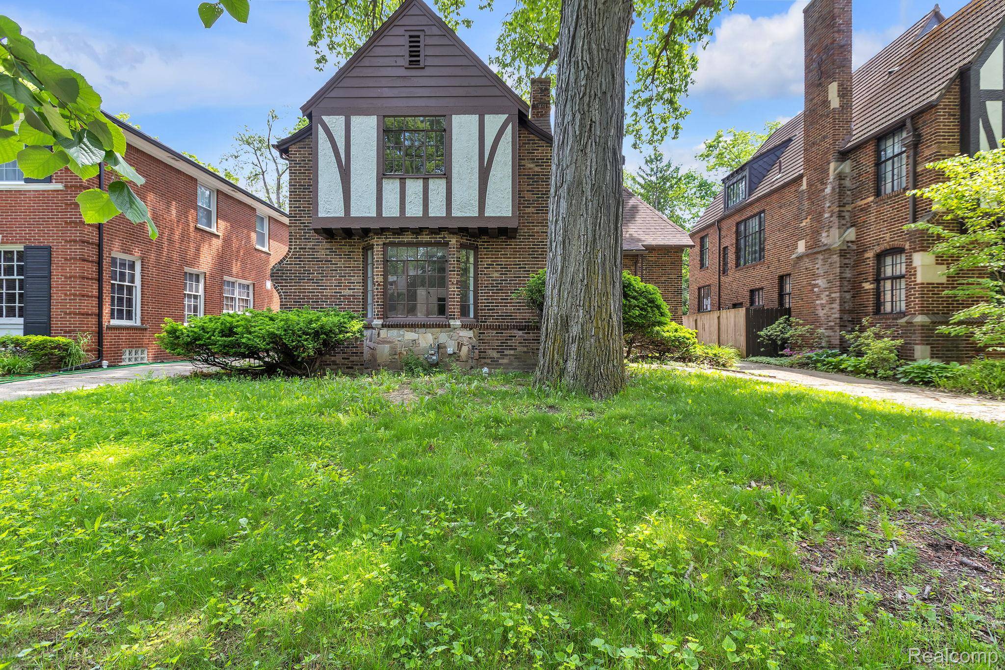 19510 Stratford RD, Detroit, MI 48221
