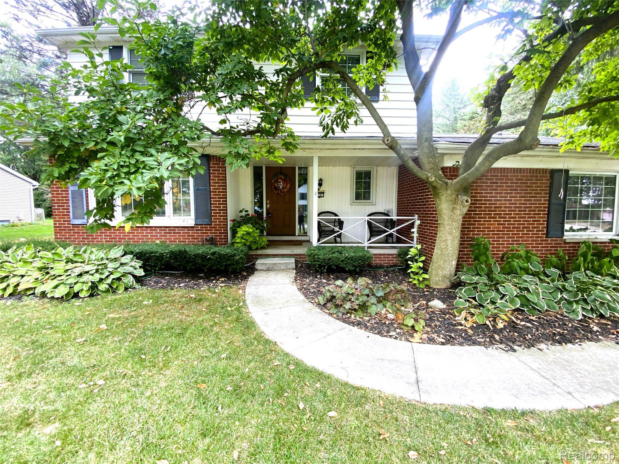 1707 Fox River DR, Bloomfield Hills, MI 48304
