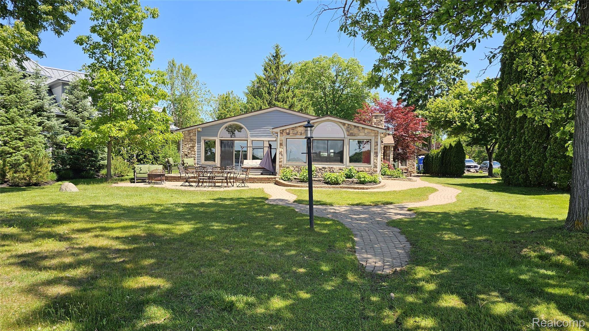 10202 Buhl, Hamburg Township, MI 48169