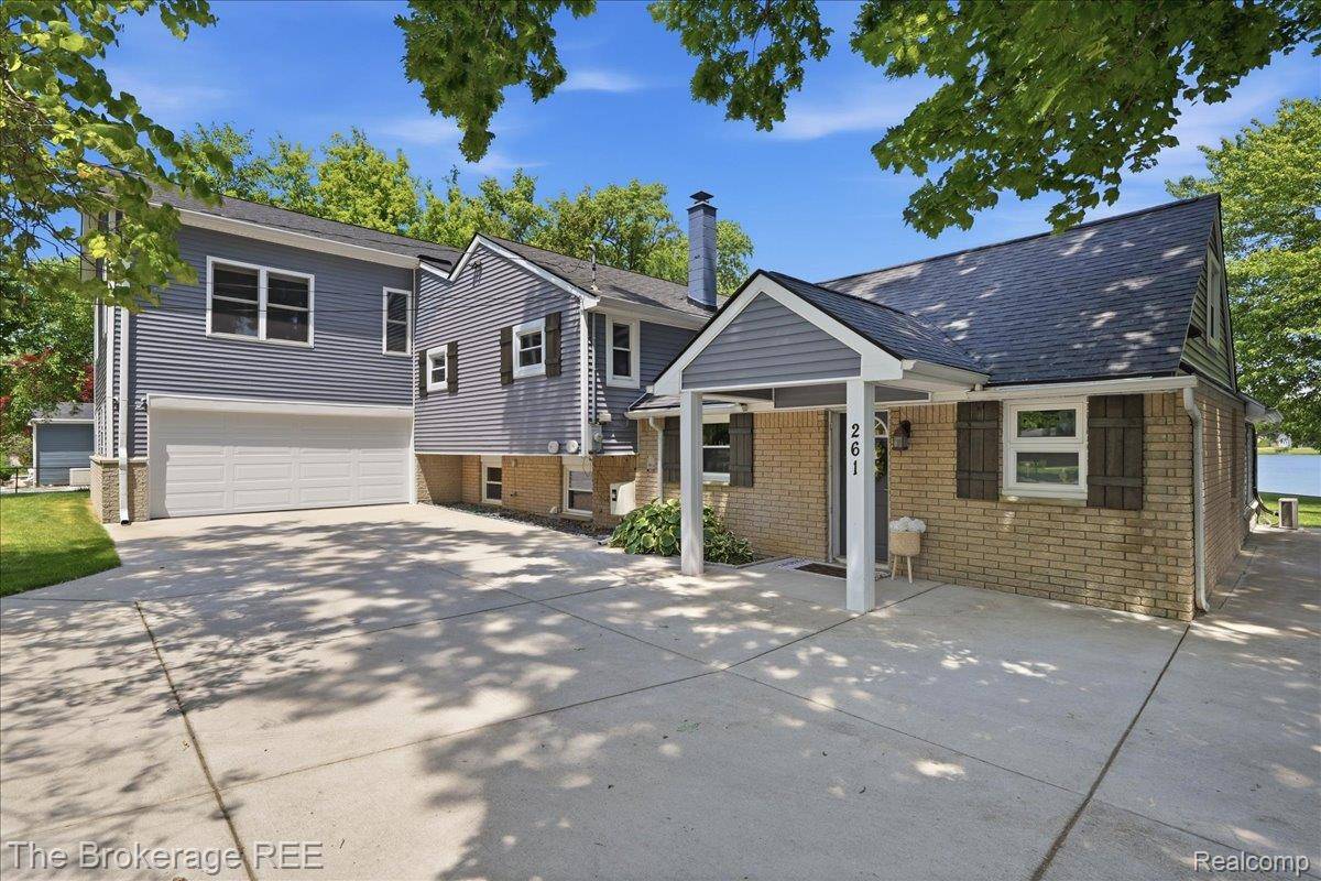 261 Reymont RD N, Waterford Charter Township, MI 48327