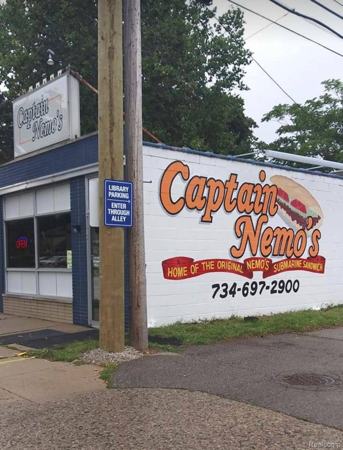 144 3rd ST, Belleville, MI 48111