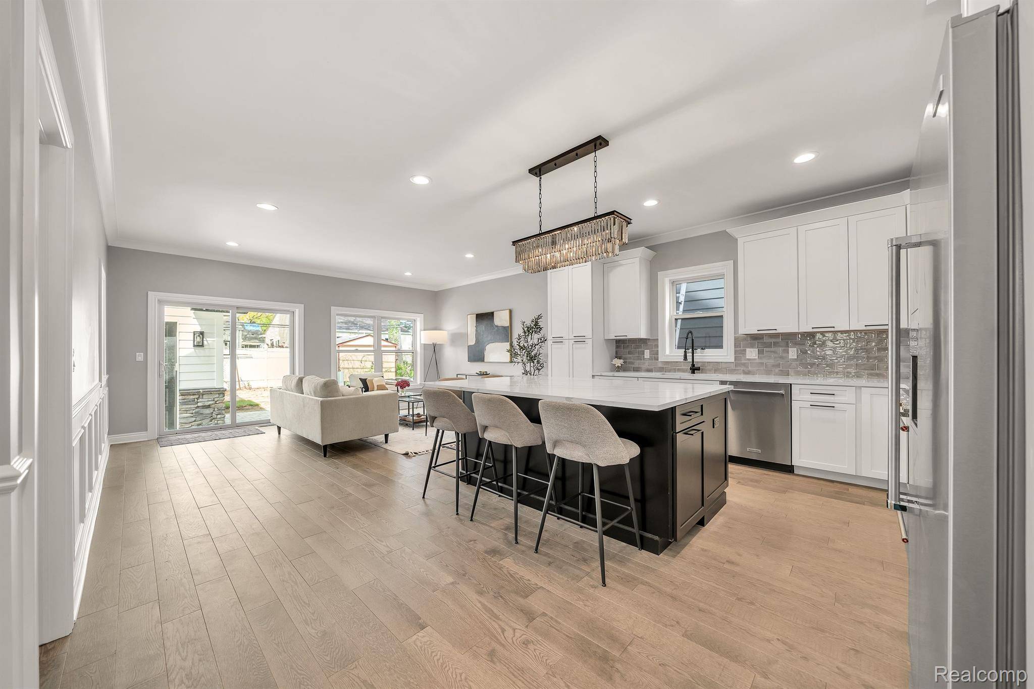 1929 Brookwood AVE, Royal Oak, MI 48073