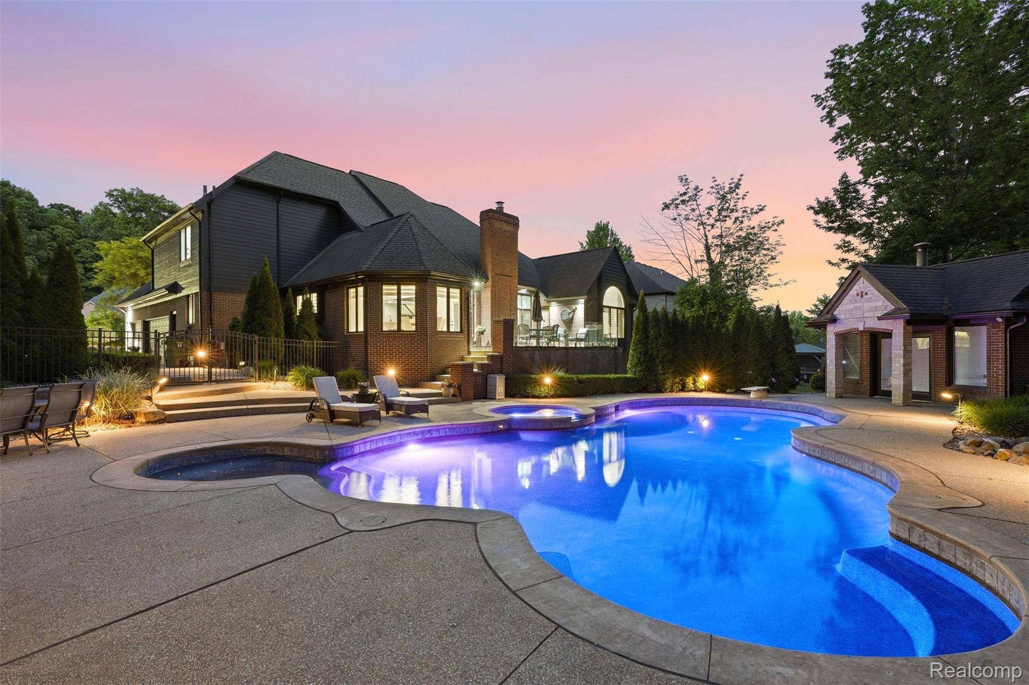 56173 Parkview DR, Shelby Charter Township, MI 48316