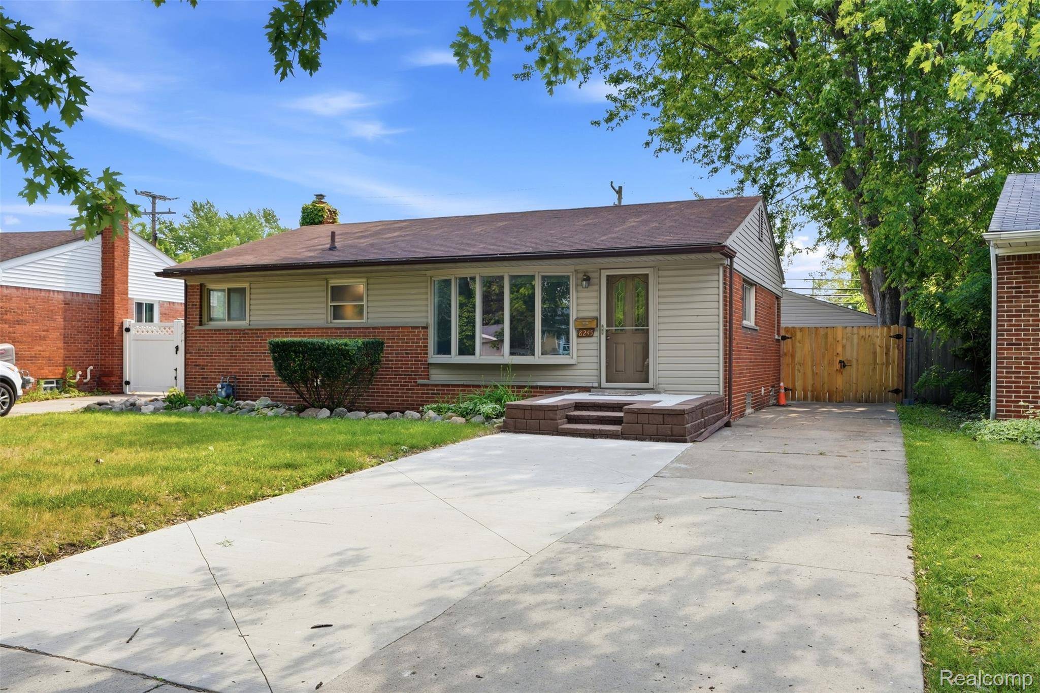 8245 Roosevelt ST, Taylor, MI 48180