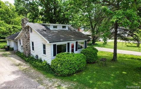 1494 Maxfield RD, Hartland Township, MI 48353