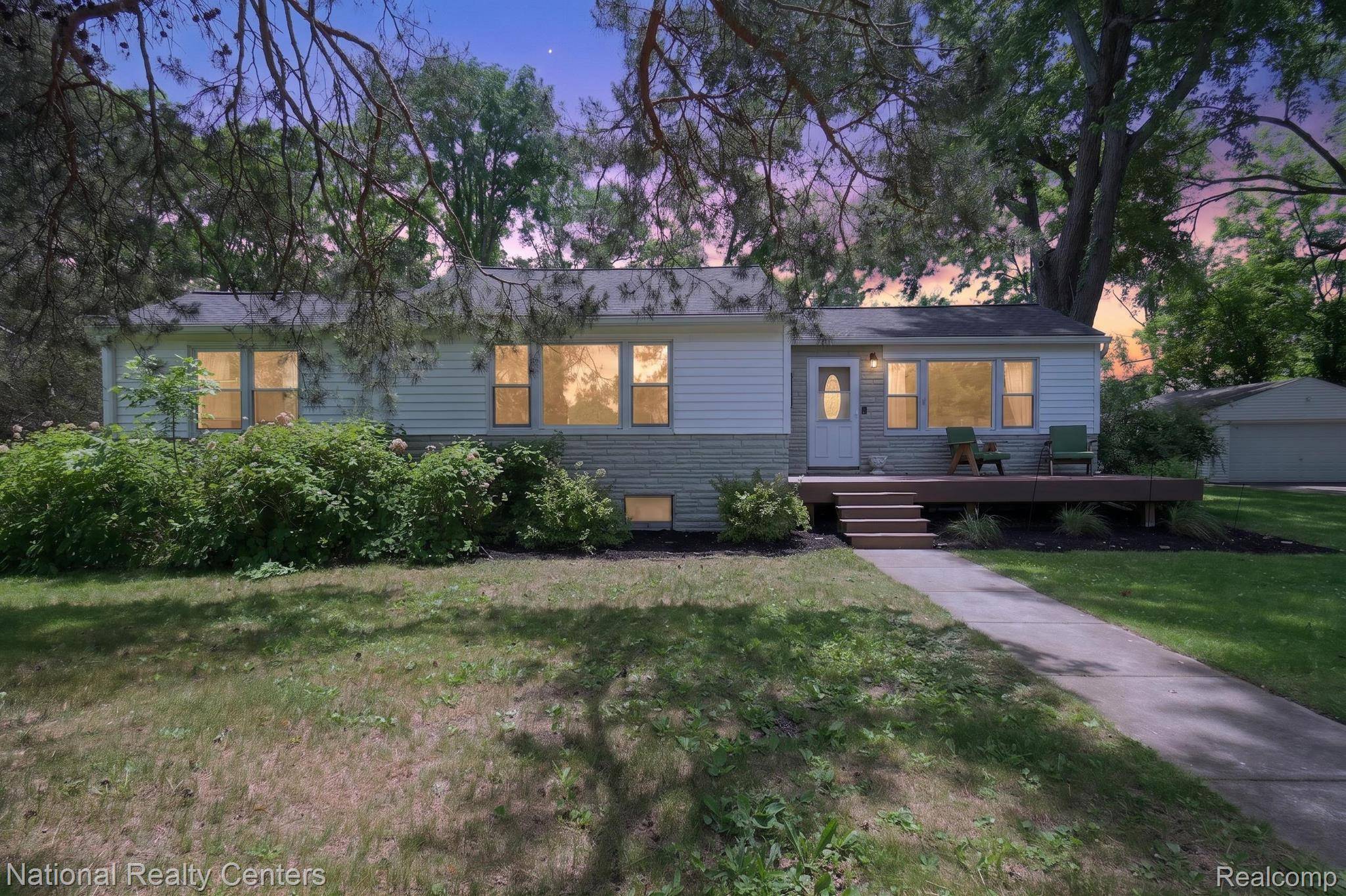 2465 Fairbury, Wixom, MI 48393