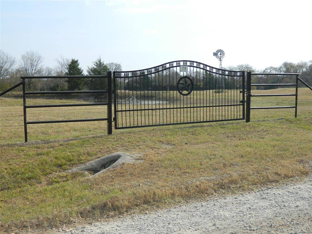 956 County Road 4231, Bonham, TX 75418
