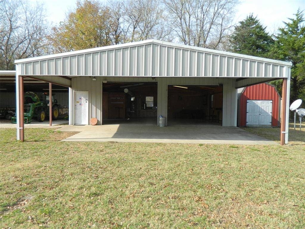 956 County Road 4231, Bonham, TX 75418
