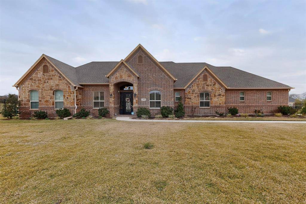 2416 Sweeping Meadows Lane, Cedar Hill, TX 75104
