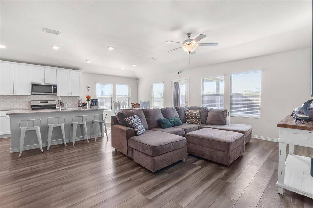 3505 Kingsview Drive, Denton, TX 76207
