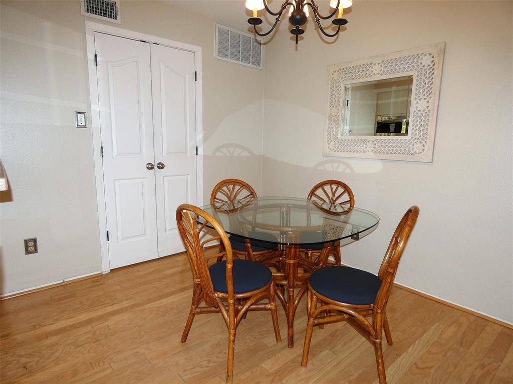 7640 W Greenway Boulevard #2D, Dallas, TX 75209