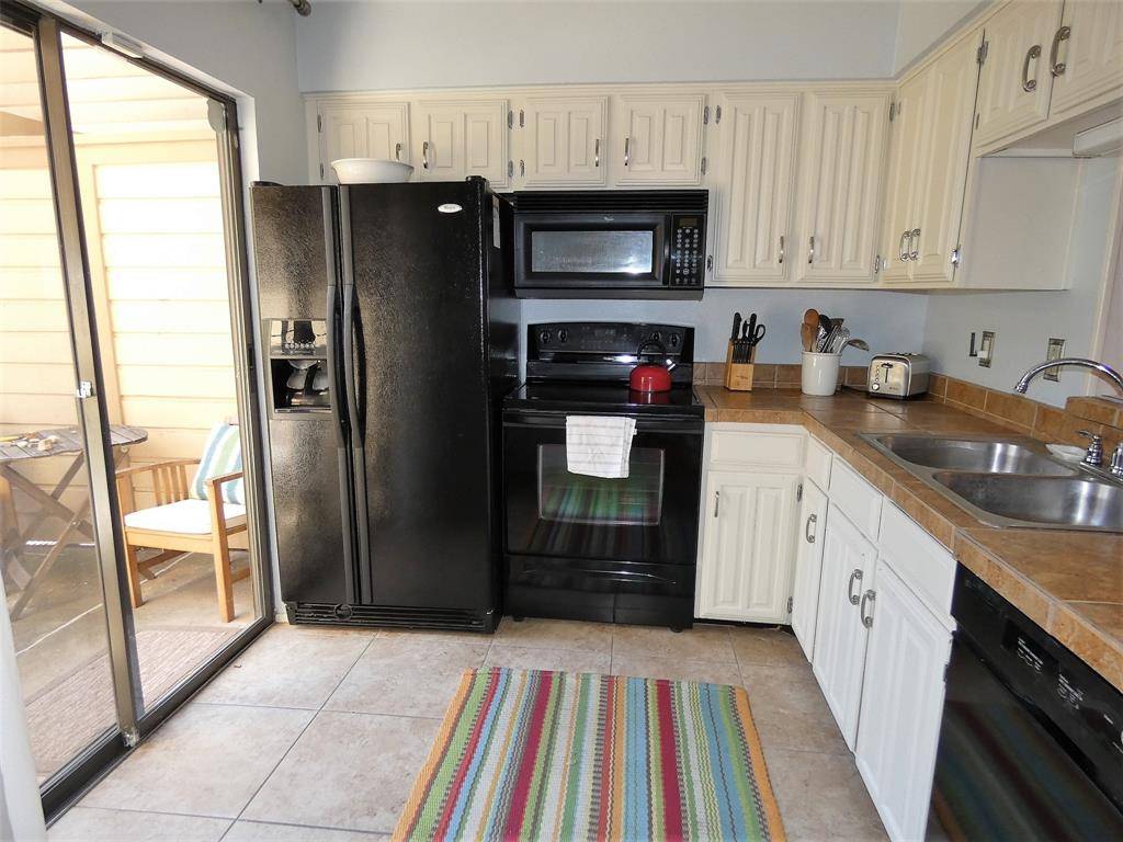 7640 W Greenway Boulevard #2D, Dallas, TX 75209