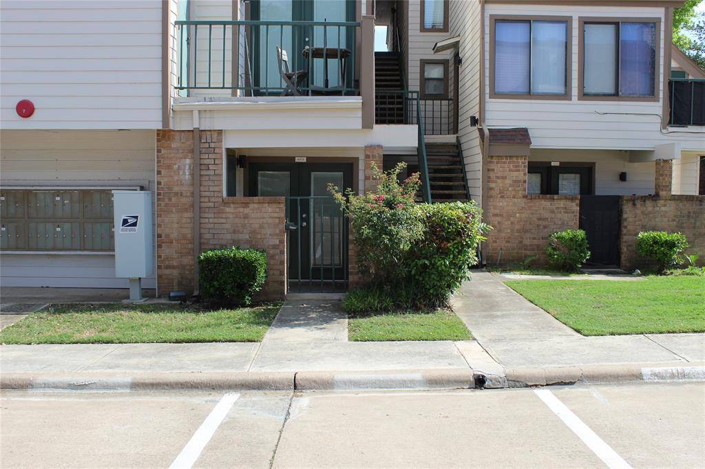 2300 Bamboo Drive #N114, Arlington, TX 76006