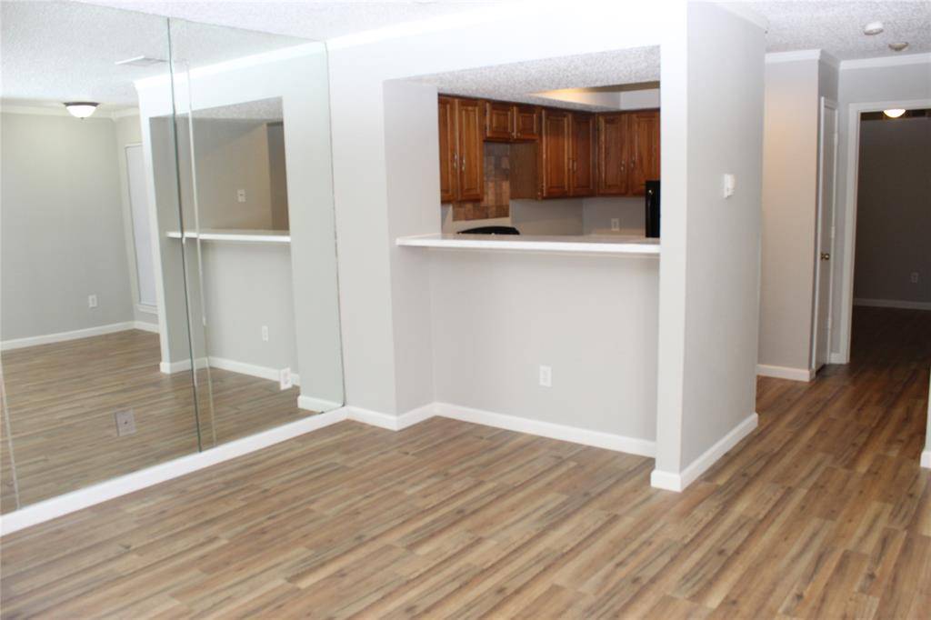 2300 Bamboo Drive #N114, Arlington, TX 76006