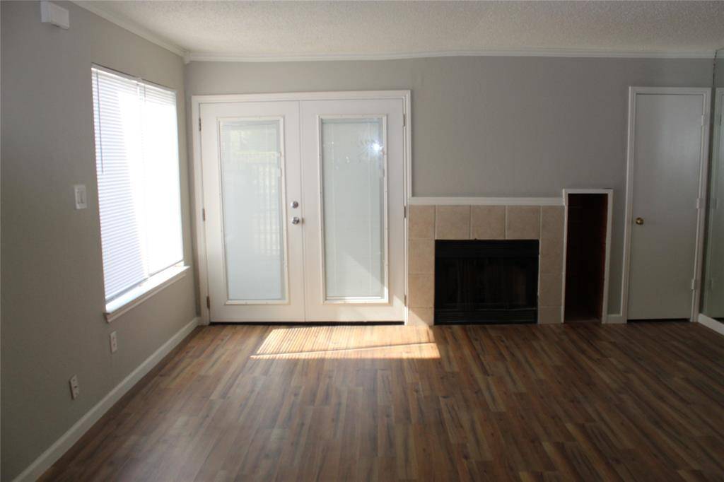 2300 Bamboo Drive #N114, Arlington, TX 76006