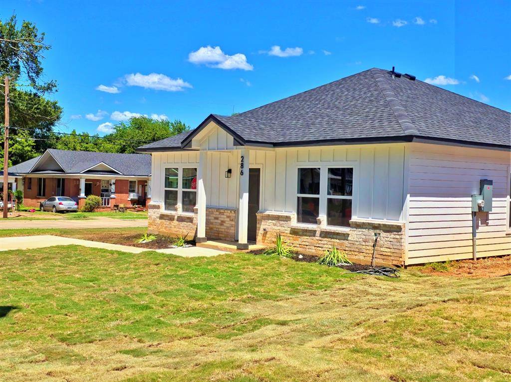 286 10th Street, Paris, TX 75460