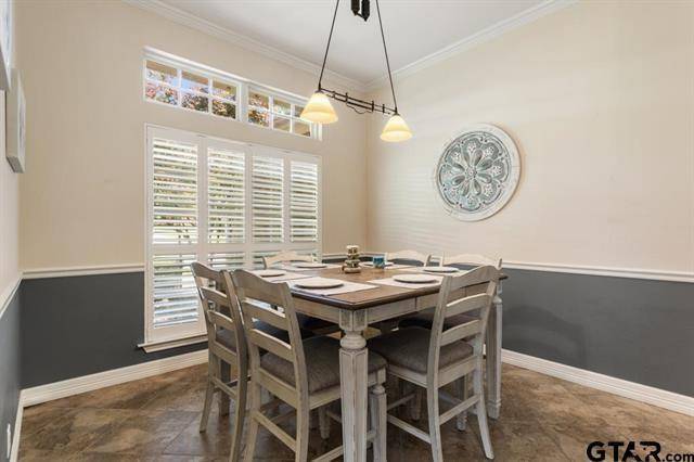 3522 S Island Drive, Chandler, TX 75758