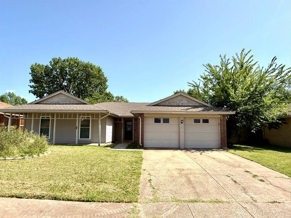 2661 Berkshire Lane, Grand Prairie, TX 75052