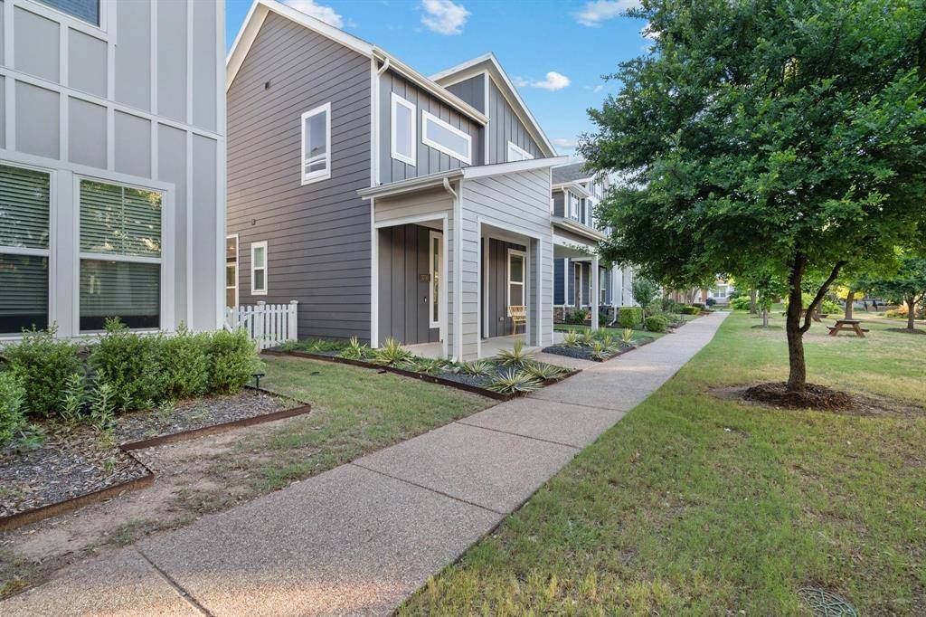 3710 Prague Mews, Dallas, TX 75236