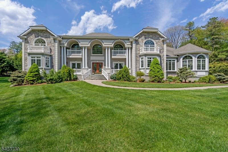 17 Constitution Ave, Roxbury Twp., NJ 07876