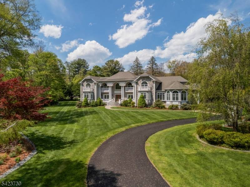 17 Constitution Ave, Roxbury Twp., NJ 07876