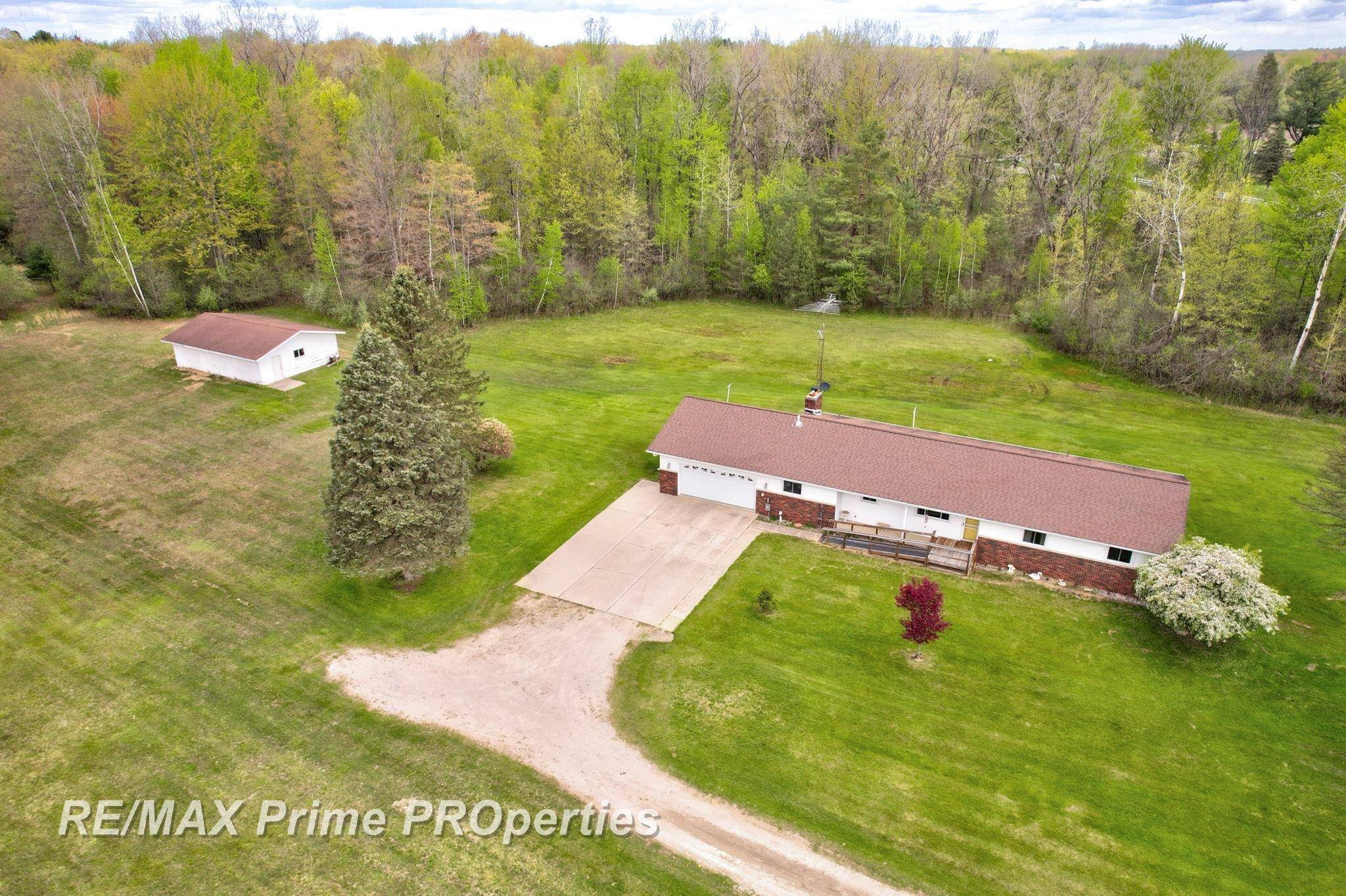 4301 Curtis RD, Bridgeport Twp, MI 48415
