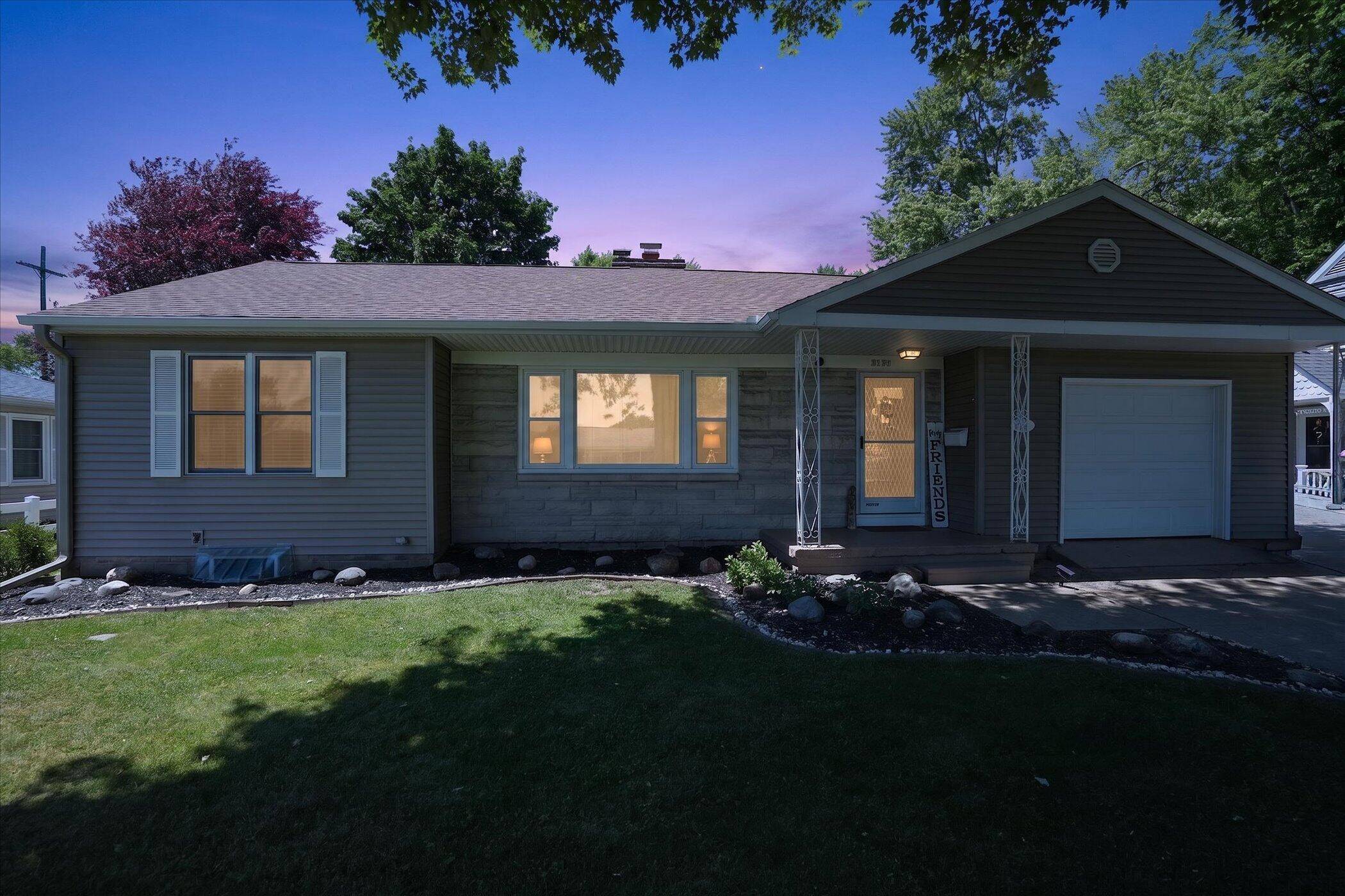 221 Bittersweet LN, Battle Creek City, MI 49015