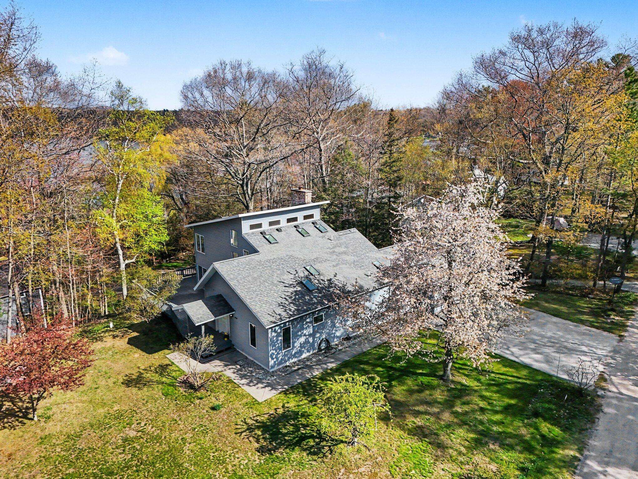 8240 W Stony Lake RD, Benona Twp, MI 49446