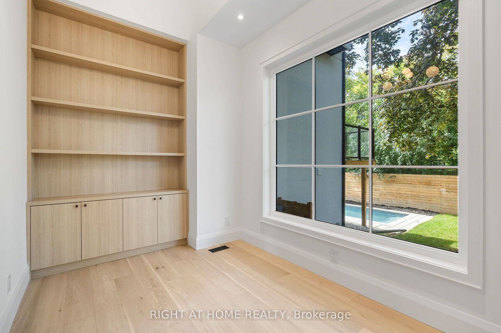 120 Hammell ST, Toronto C06, ON M3H 2P5