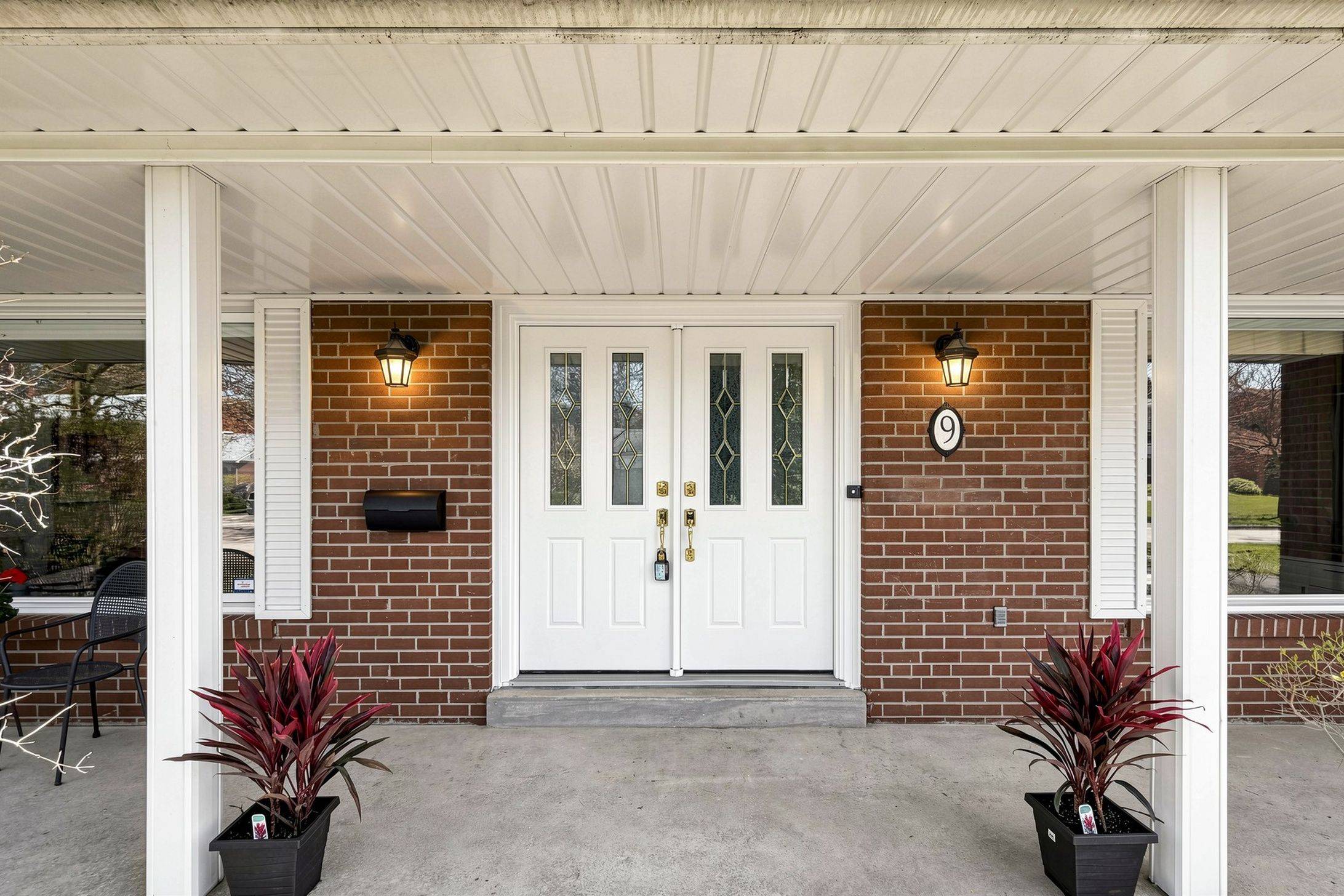 9 Tullamore DR, Toronto C12, ON M2L 2E9