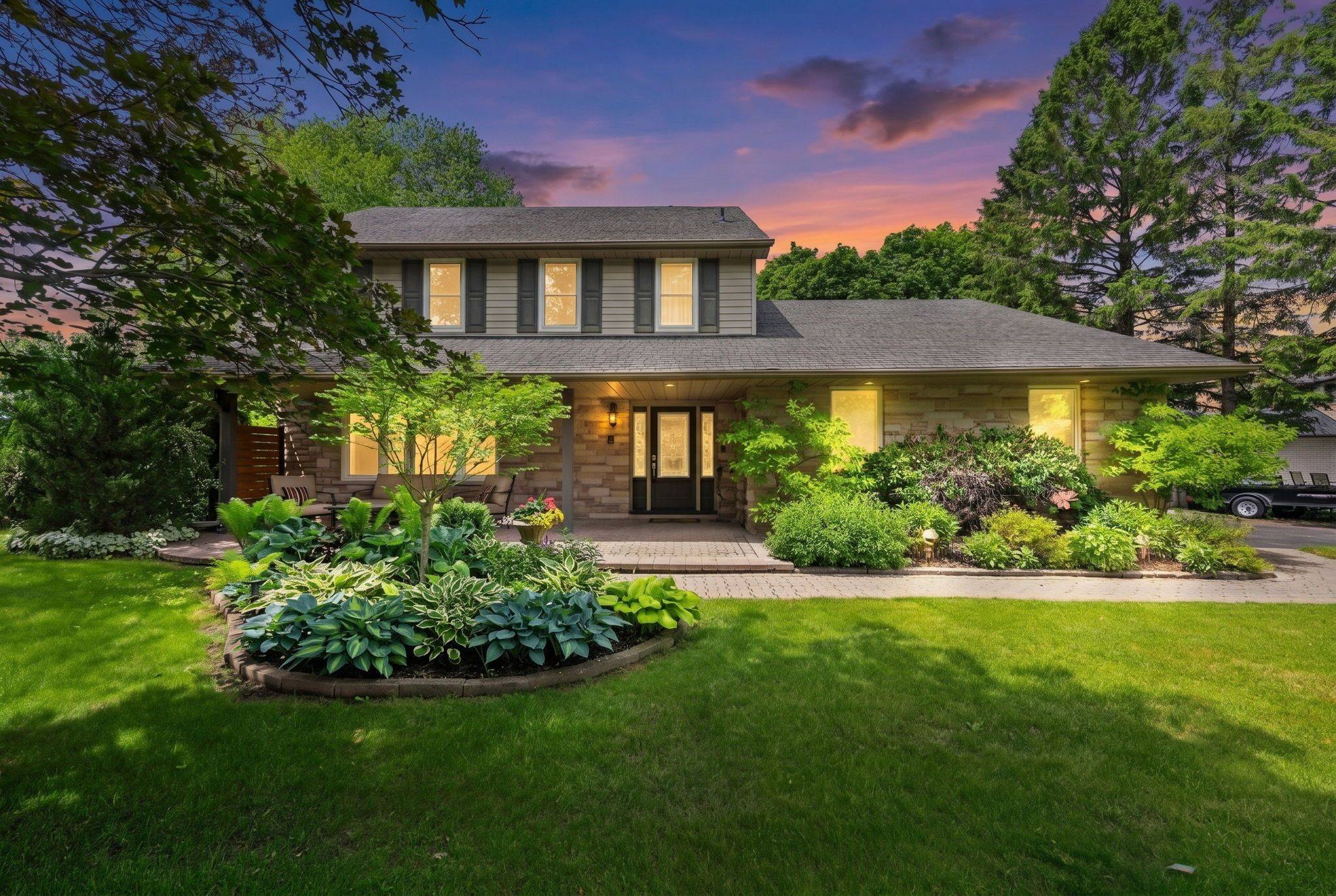8 Grant CT, East Gwillimbury, ON L0G 1R0