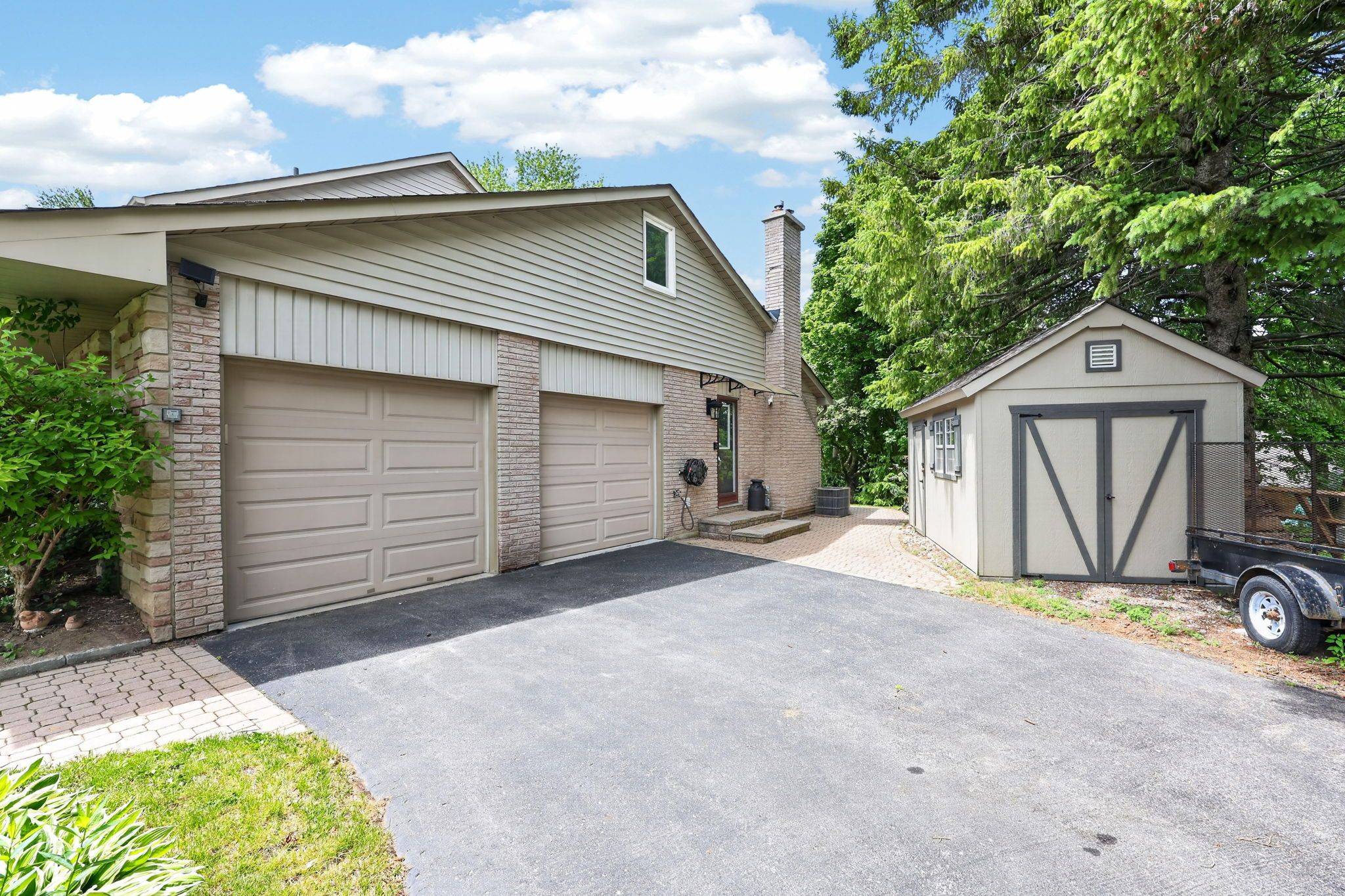 8 Grant CT, East Gwillimbury, ON L0G 1R0