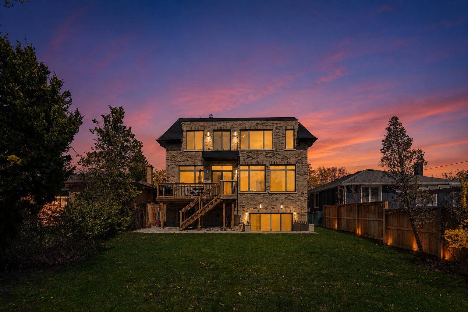 54 Cronin DR, Toronto W08, ON M9B 4V1