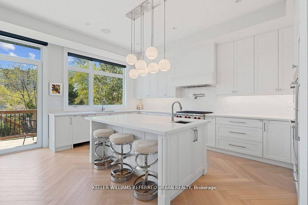 54 Cronin DR, Toronto W08, ON M9B 4V1