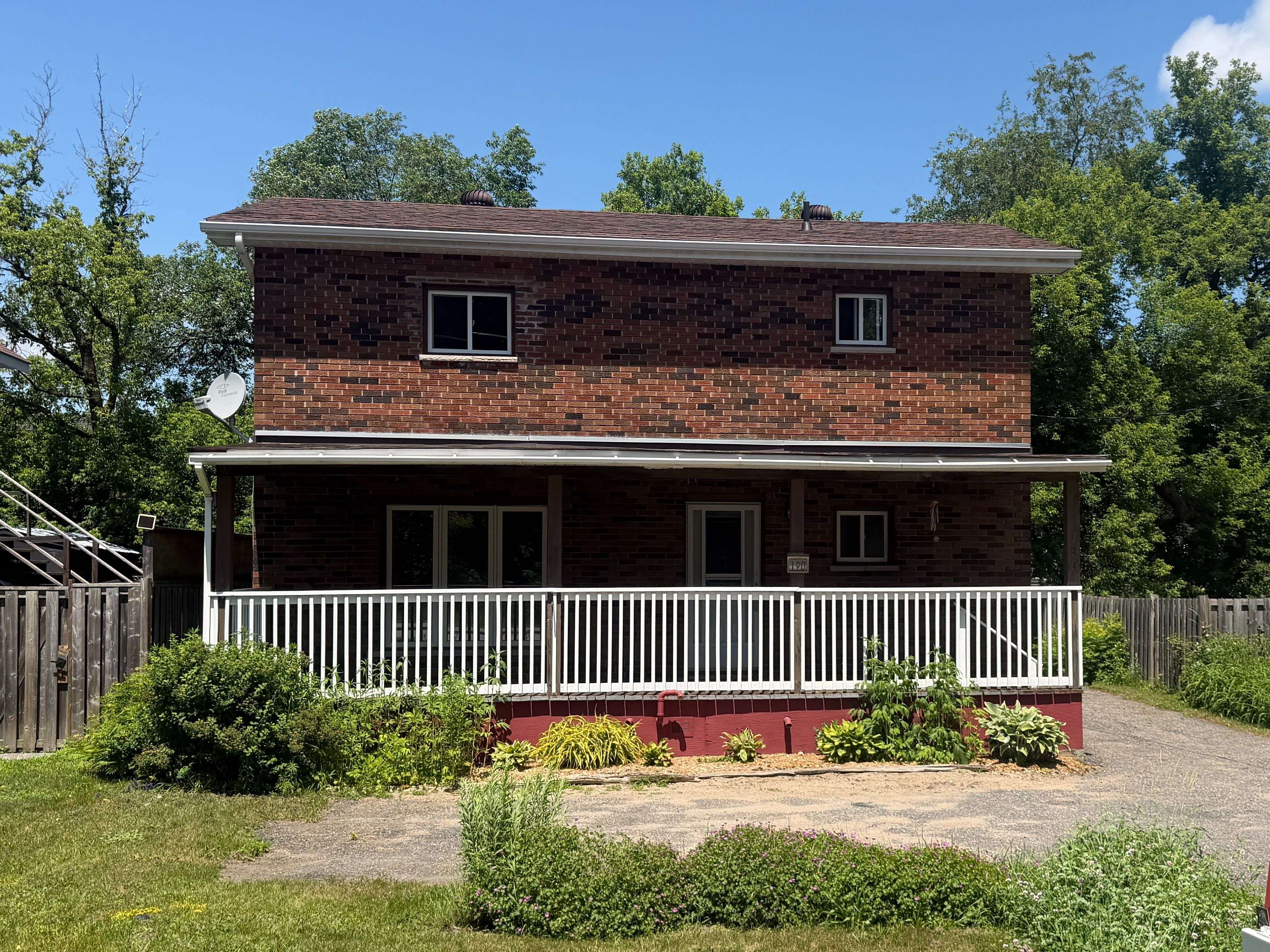 190 Ecclestone DR, Bracebridge, ON P1L 1E5