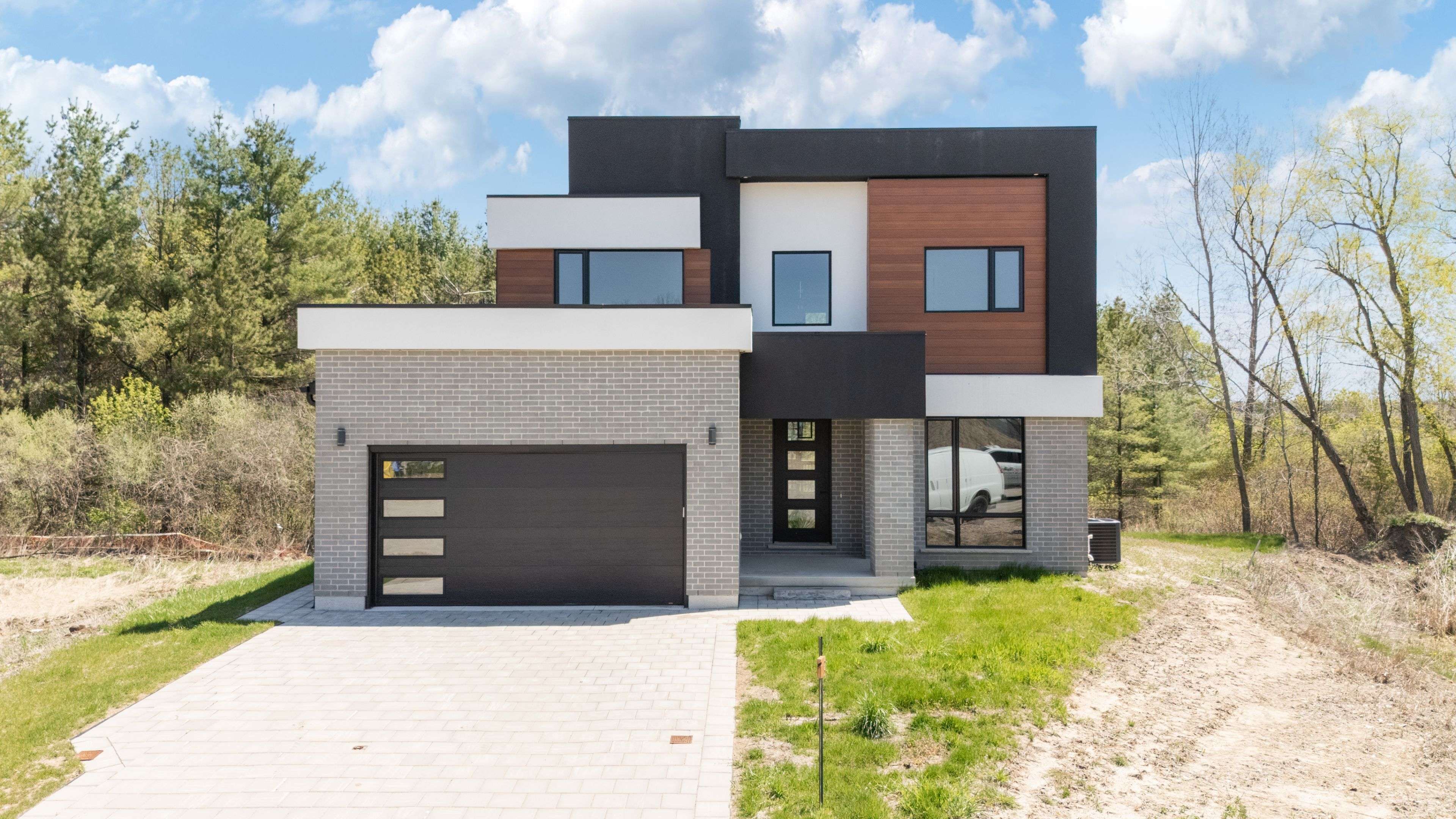204 Merritt CT, North Middlesex, ON N0M 2K0