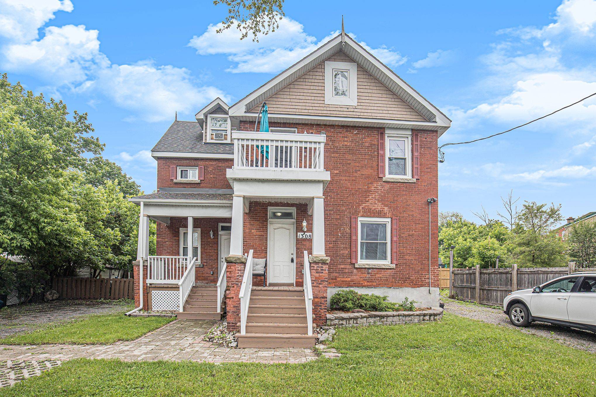 1308 Shillington AVE, Carlington - Central Park, ON K1Z 8A5