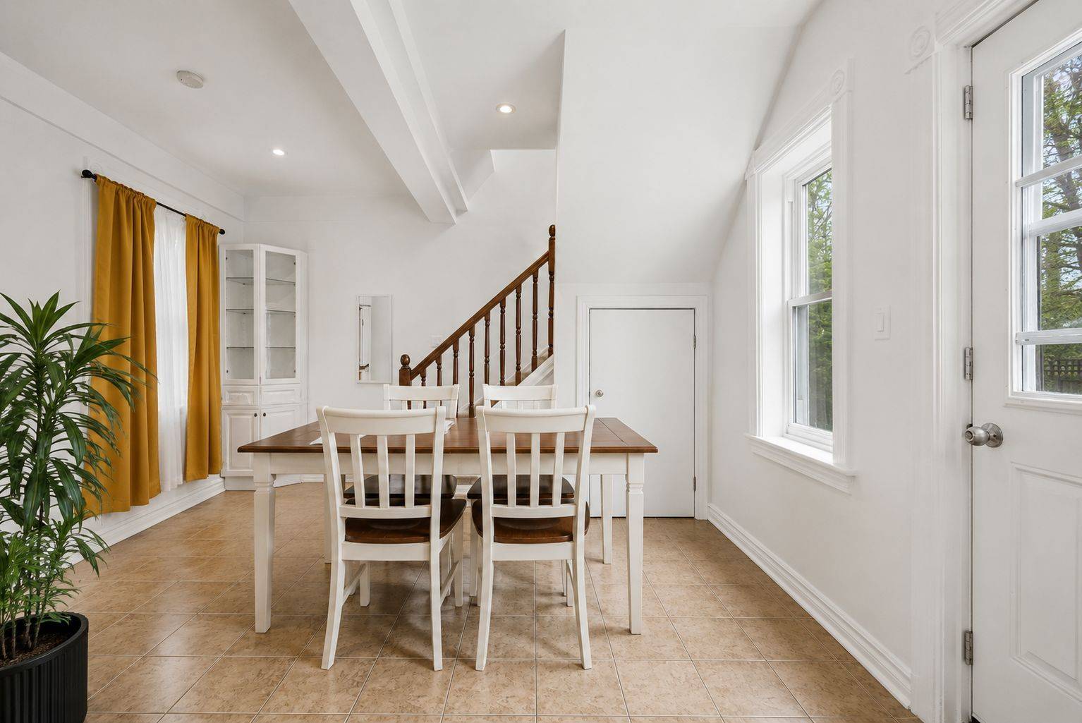 1308 Shillington AVE, Carlington - Central Park, ON K1Z 8A5