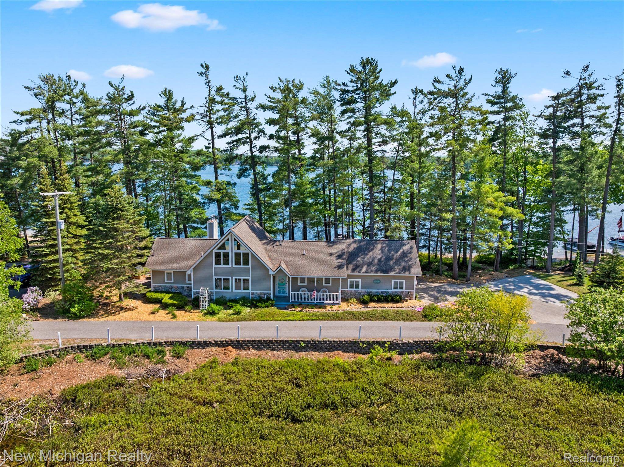 1811 Sunset DR, Gaylord, MI 49735