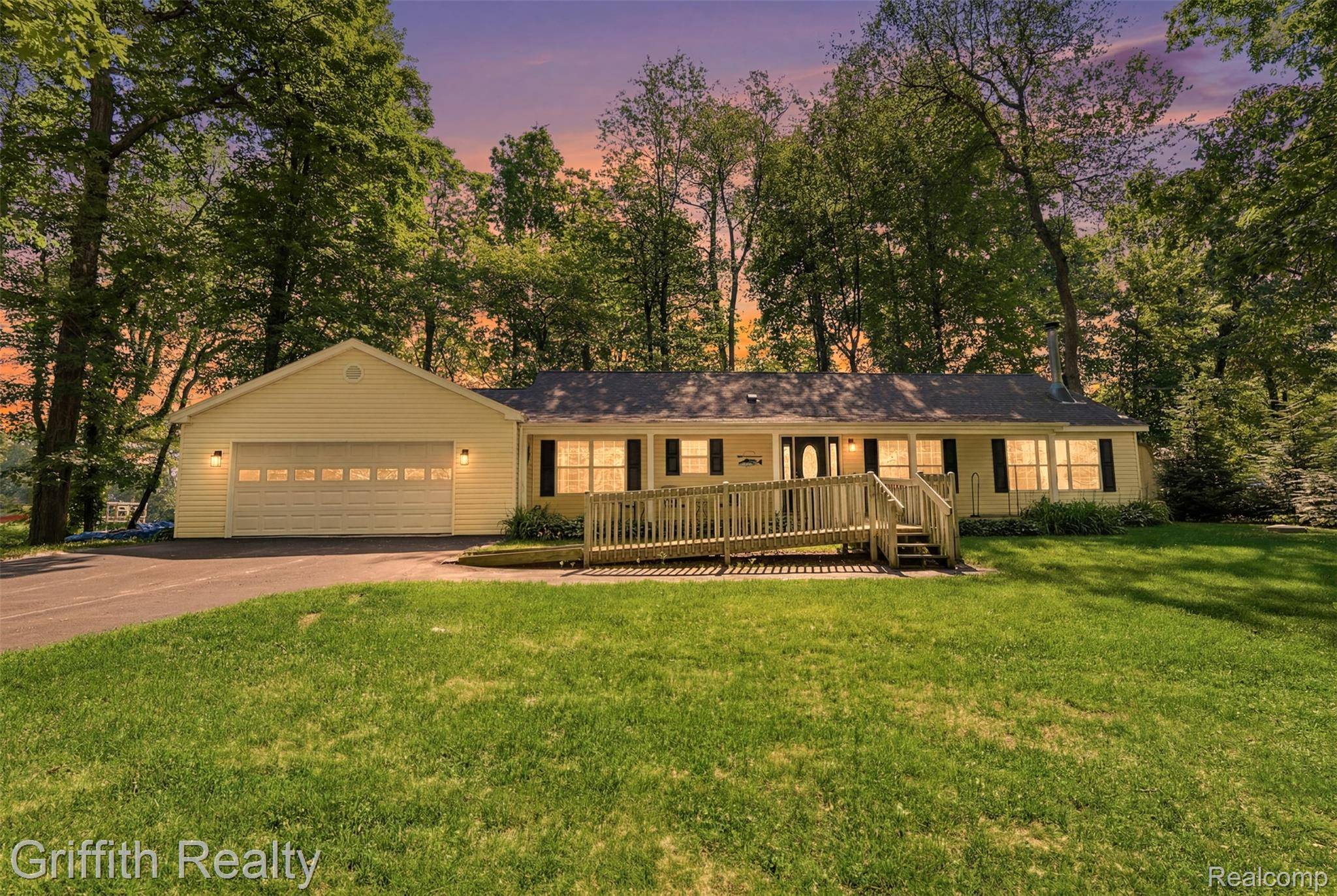 260 Ellsworth Lake DR, Lyndon Township, MI 48137