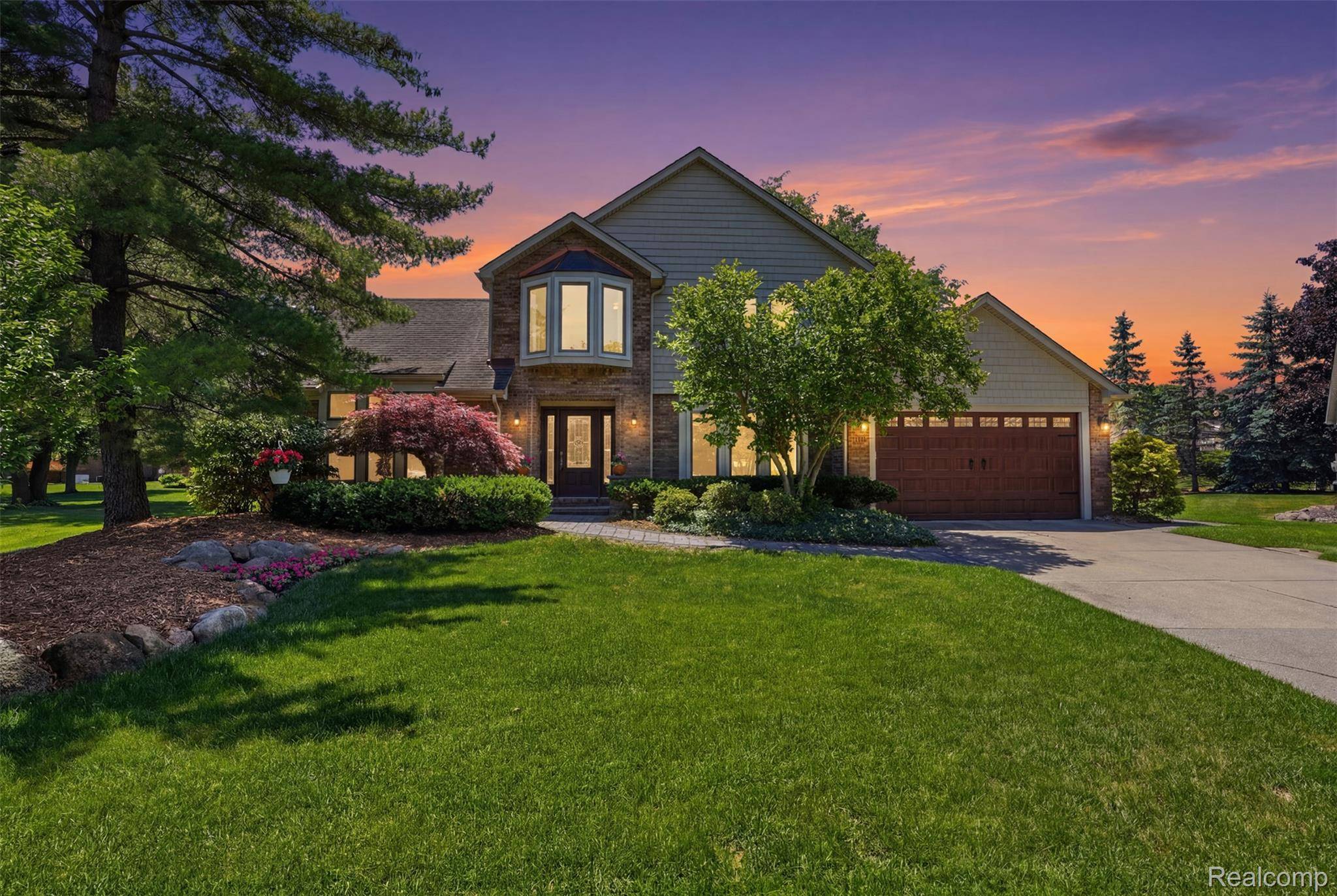 16141 W Blue Skies DR, Livonia, MI 48154