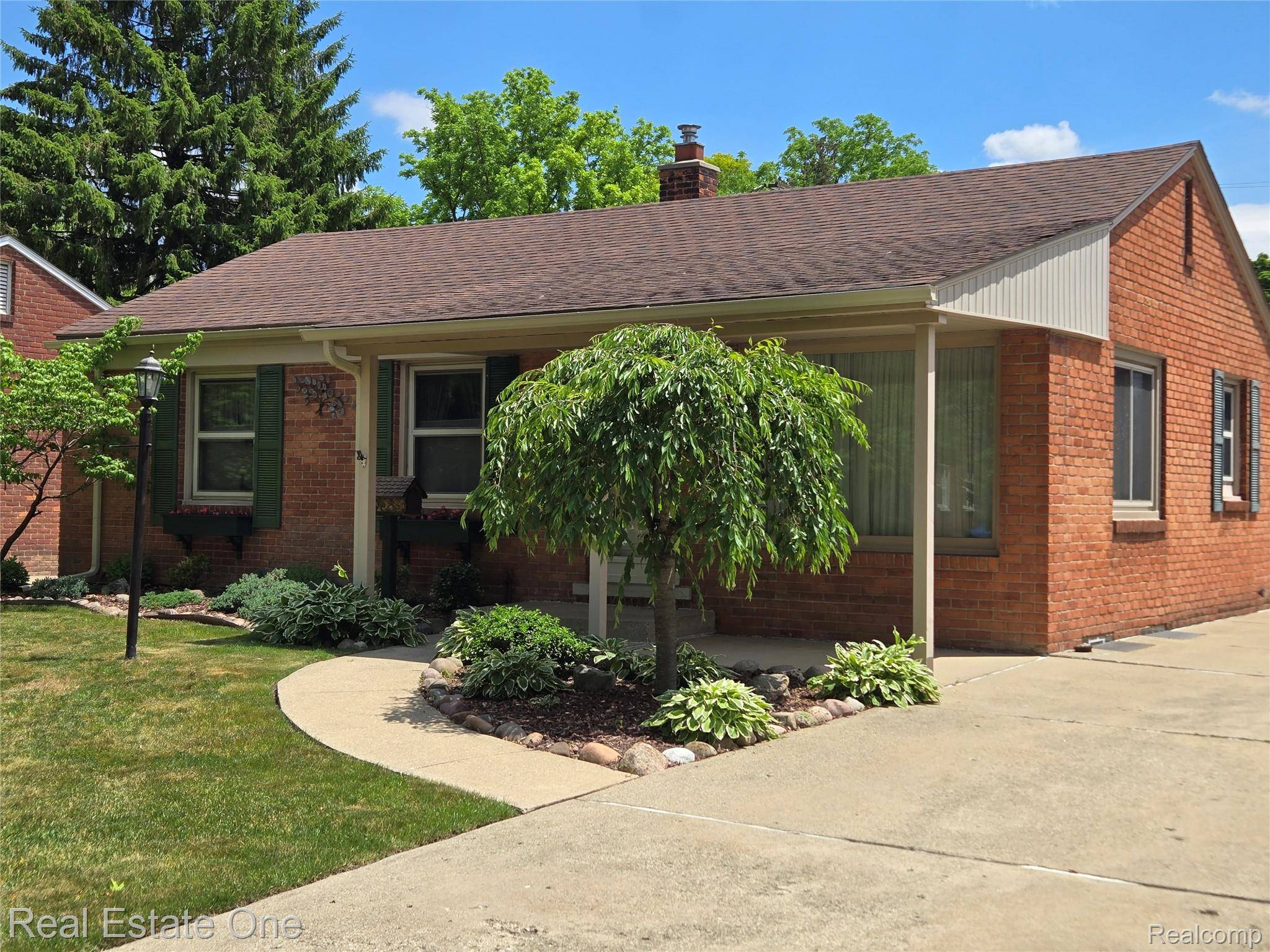 2025 Byrd ST, Dearborn, MI 48124