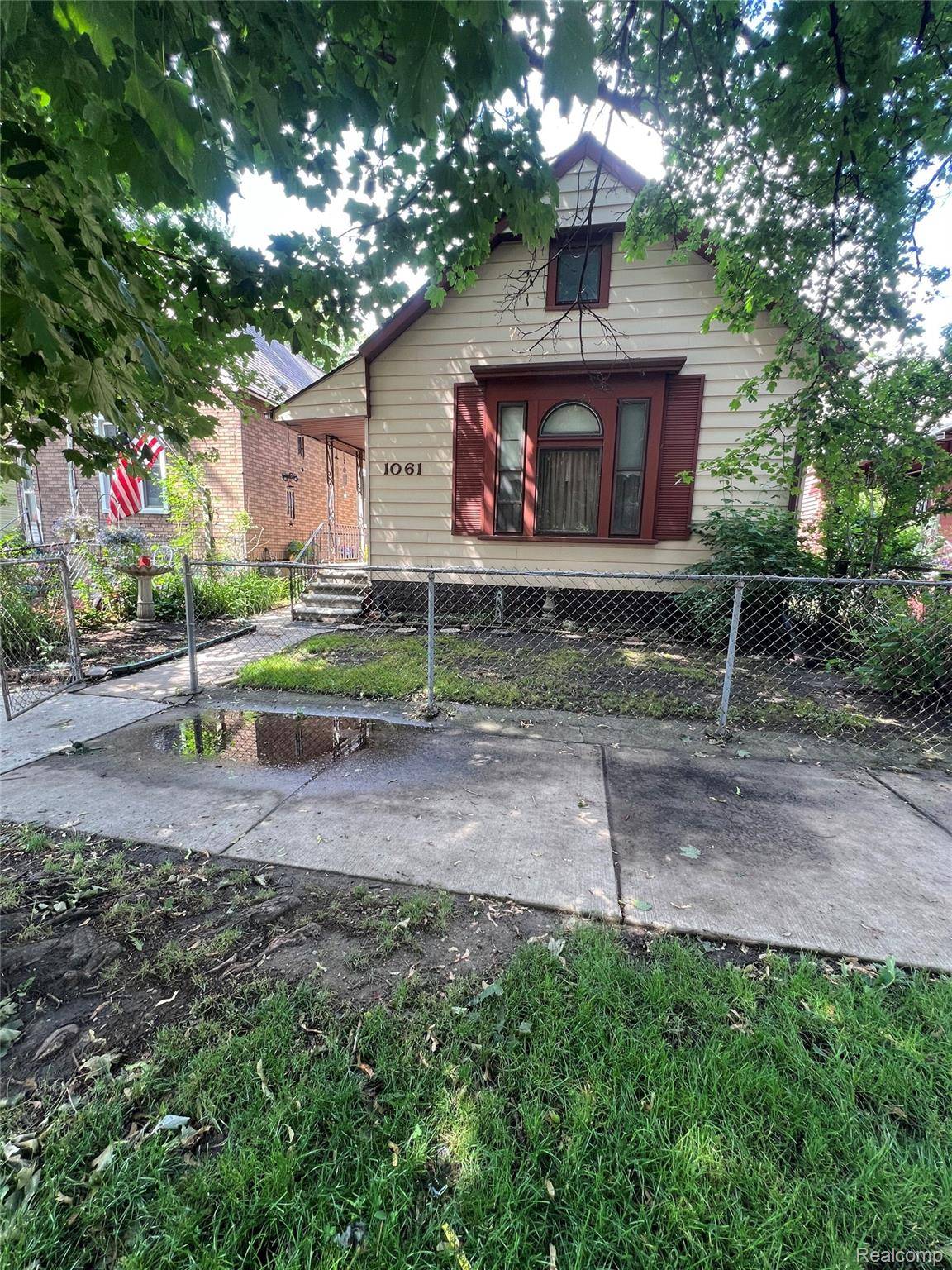 1061 Lansing ST, Detroit, MI 48209