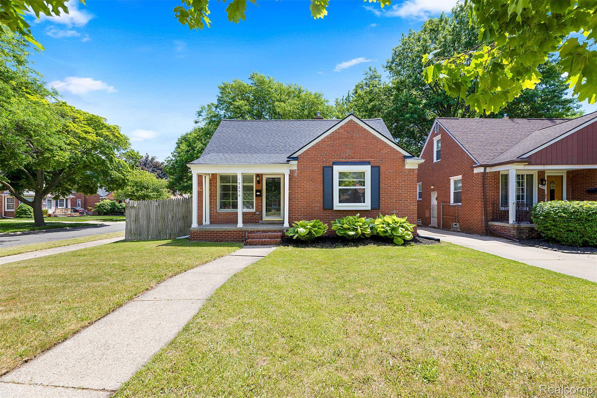 19296 Berden ST, Harper Woods, MI 48225
