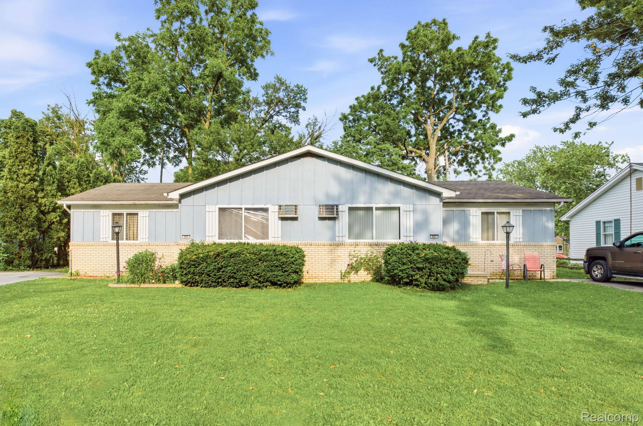 625 S 11th ST, St. Clair, MI 48079