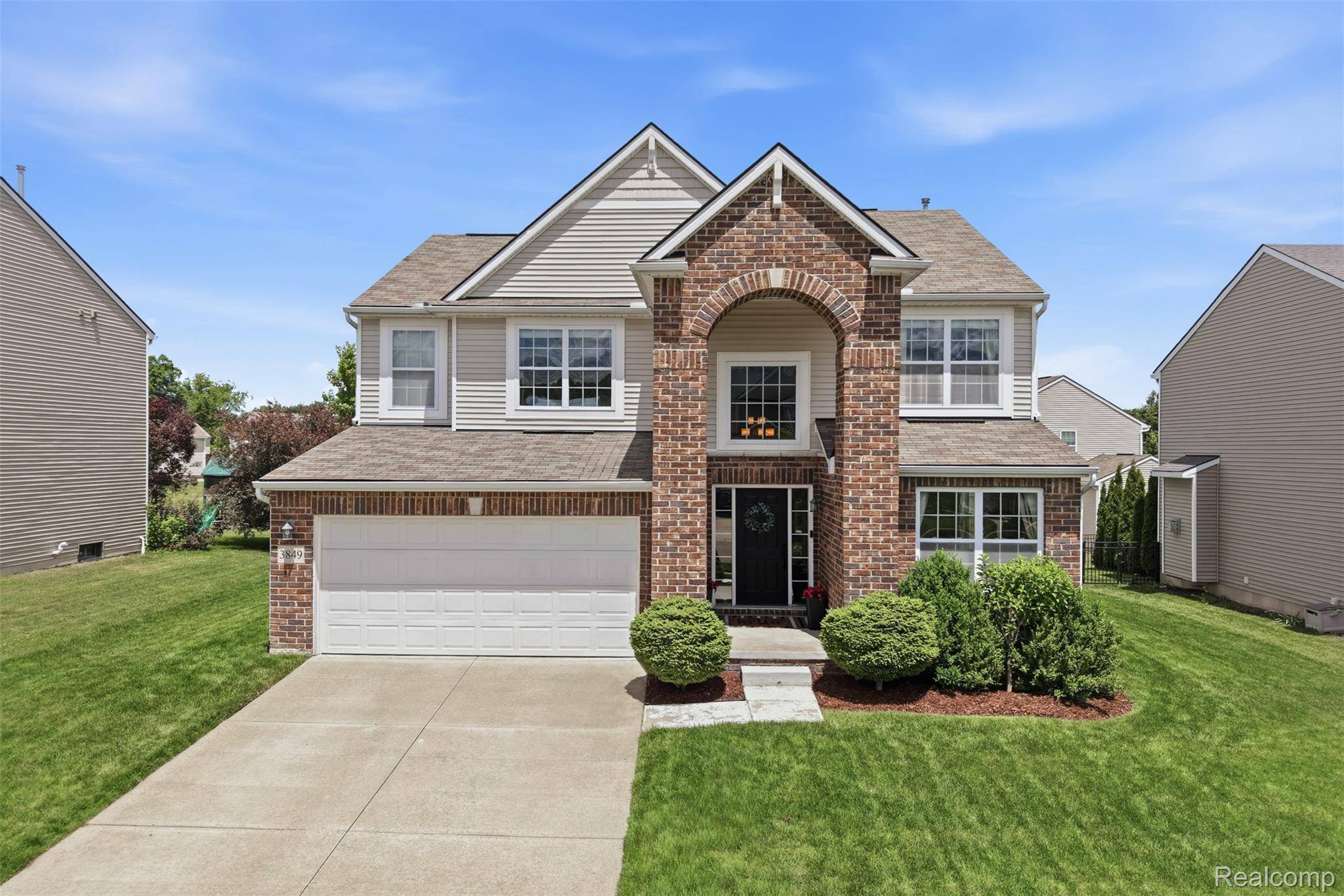 3849 Silver Charm LN, Oceola Township, MI 48843